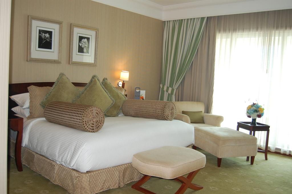 Jood Palace Hotel Dubai Exterior photo A bedroom at the Taj Bengal