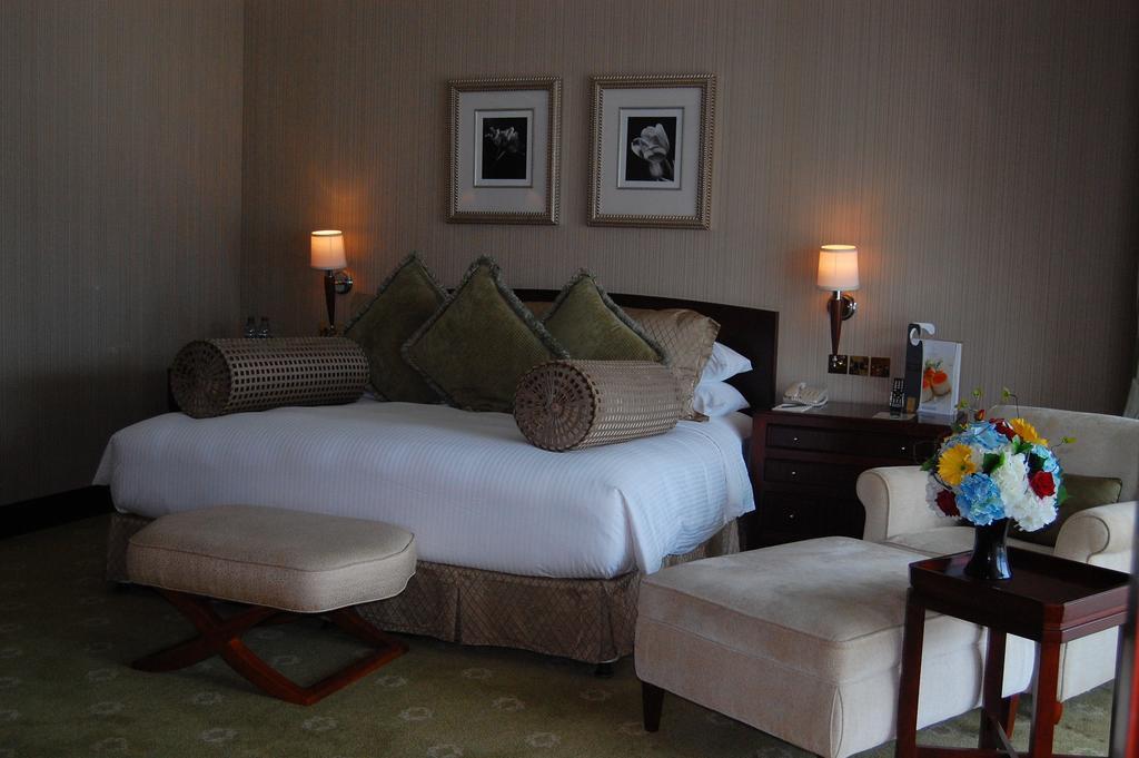 Jood Palace Hotel Dubai Exterior photo A bedroom at the hotel