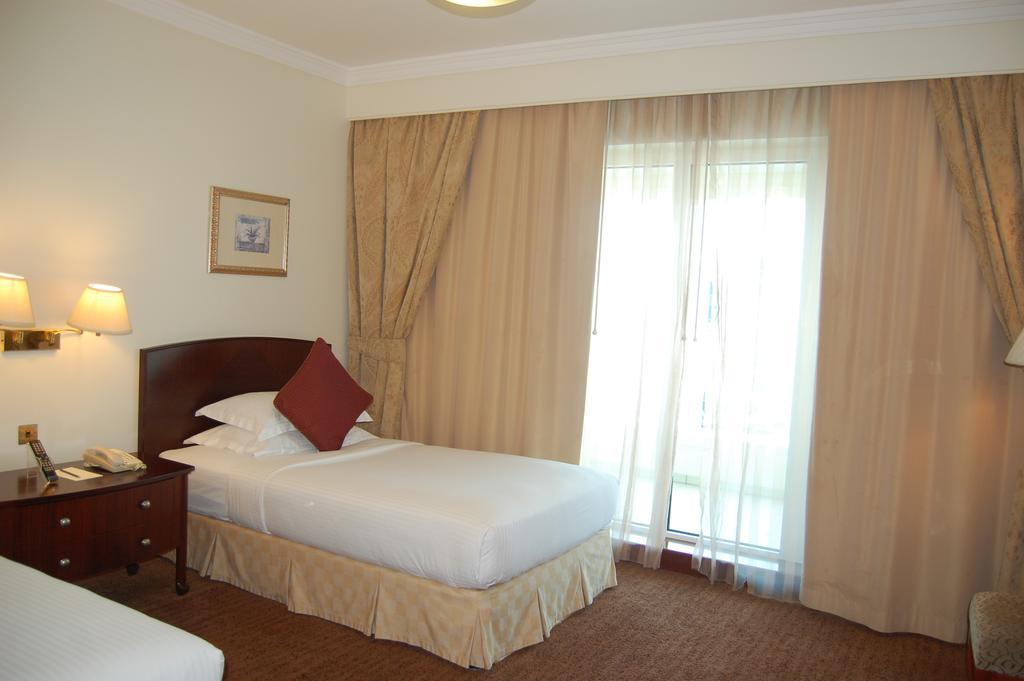 Jood Palace Hotel Dubai Exterior photo A room at the hotel